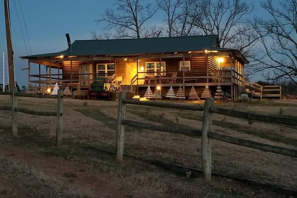Rural Life On A Real Christmas Tree Farm! Hallmark Experience! Ozark Exterior foto